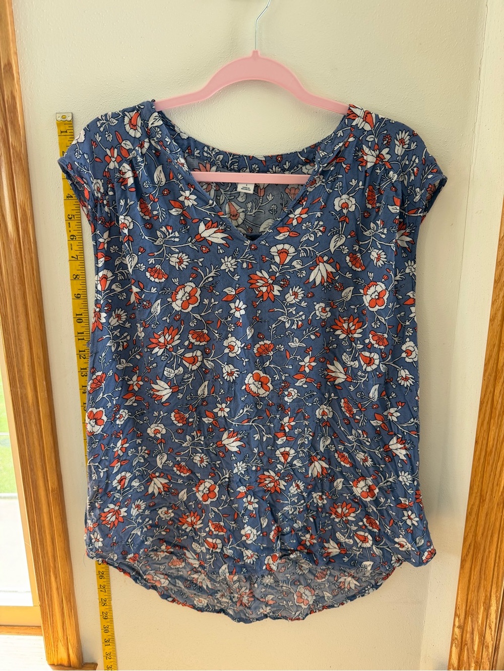 Old Navy Blue Floral V-Neck Cap Sleeve Blouse